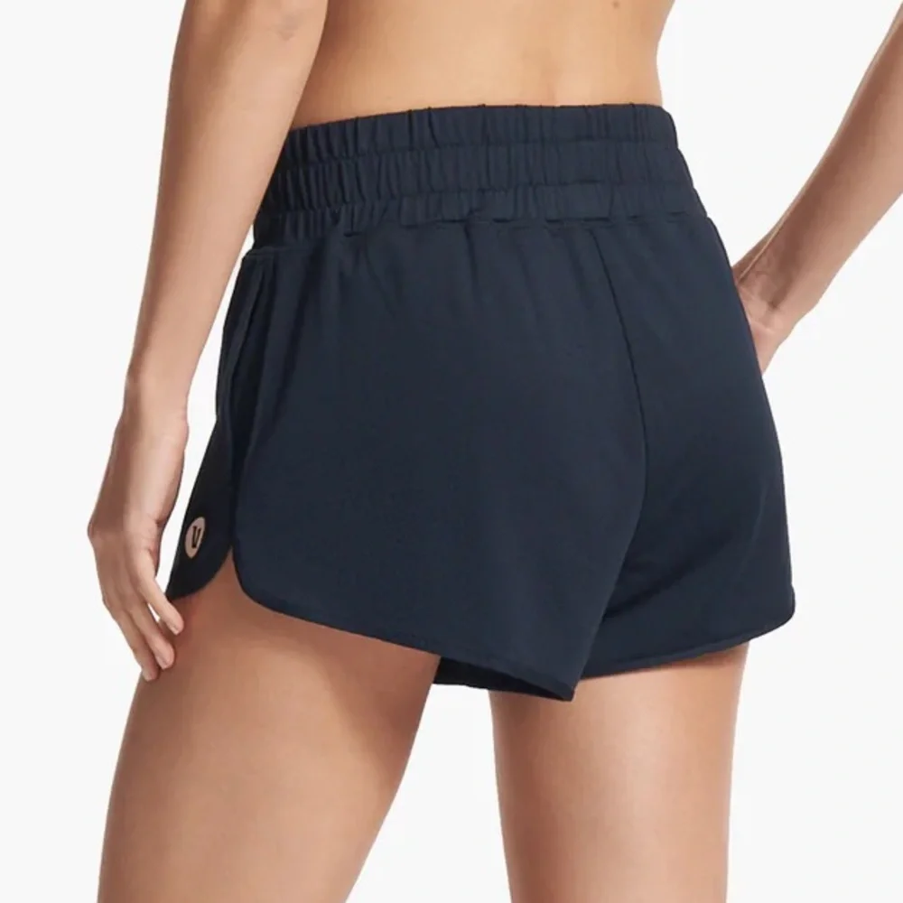 Vuori Micro Mesh High Rise Performance Short 2.5” Ink Blue-Black Small